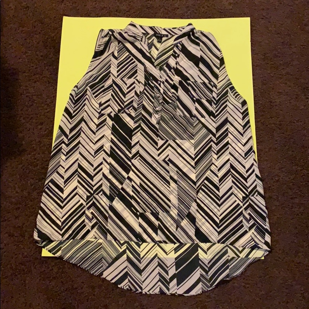 3/$25 Women’s sleeveless shirt size L